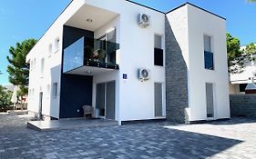 Apartmani Eden Vrsi Mulo